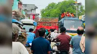 गोपालगंज के बथुआ बाजार में भीषण जाम से थमे वाहनों के पहिए, दो घंटे तक फंसी रहीं कांवरिया बसें