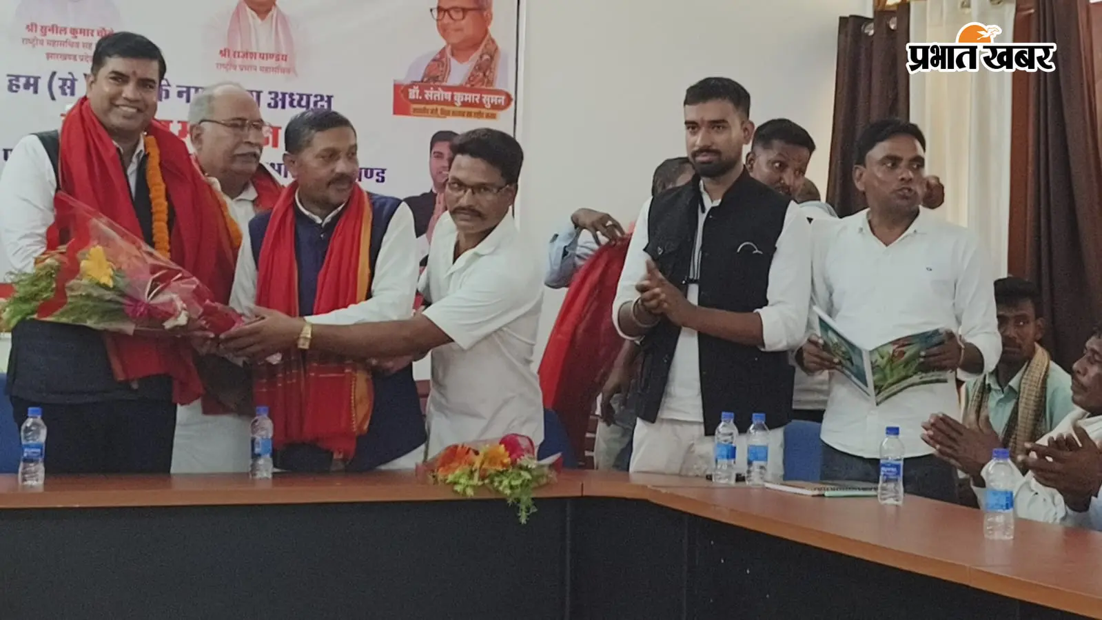 फोटो. बैठक में उपस्थित मुख्य अतिथि अन्य | Prabhat Khabar Network फोटो. बैठक में उपस्थित मुख्य अतिथि अन्य | Prabhat Khabar Network