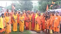 गोला से कांवड़ियों का जत्था बाबा बैद्यनाथ धाम के लिए रवाना, 'बोल-बम' के जयघोष के भक्तिमय हुआ वातावरण
