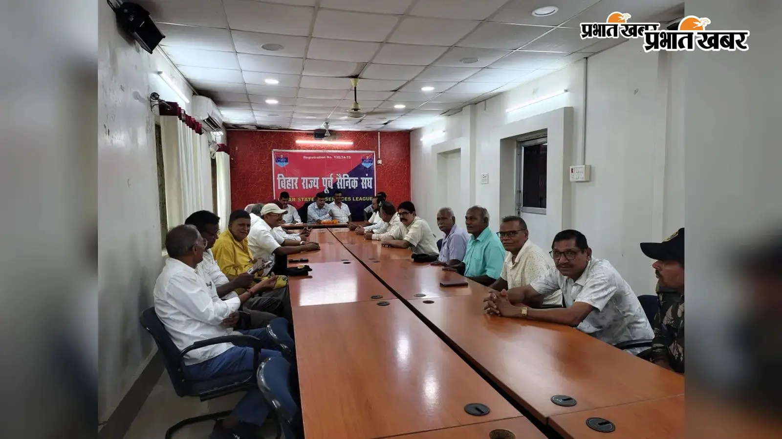 बैठक में उपस्थित रिटायर्ड जवान बैठक में उपस्थित रिटायर्ड जवान