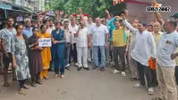 दो महीने से बंद पब्लिक टॉयलेट पर बवाल, लखनऊ में व्यापारियों ने नगर निगम के खिलाफ खोला मोर्चा