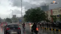 Weather Update: पटना में सावन की पहली सोमवारी को बदला मौसम का मिजाज, सुबह से हो रही झमााझम बारिश