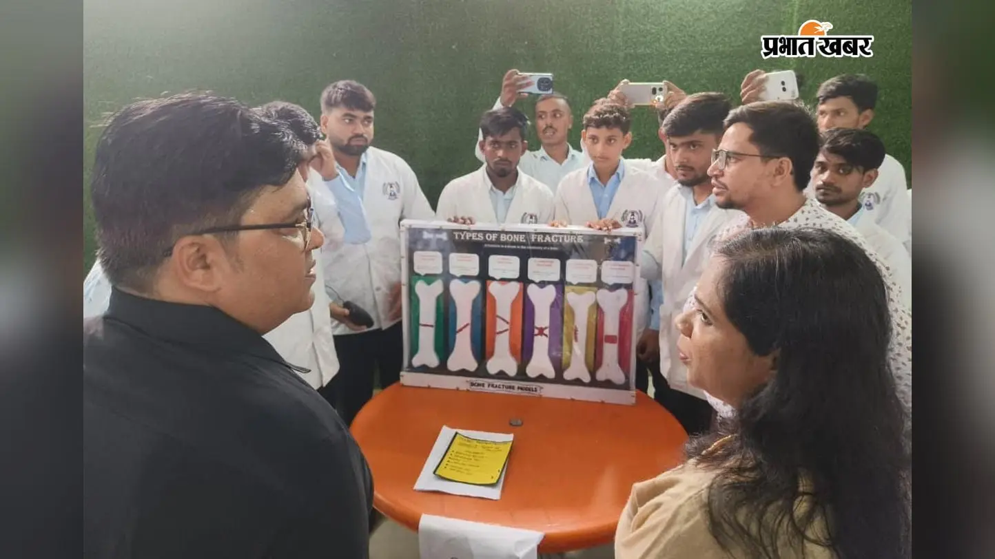 जागरूकता कार्यक्रम में शामिल छात्र छात्राएं के साथ अन्य | Prabhat Khabar Network जागरूकता कार्यक्रम में शामिल छात्र छात्राएं के साथ अन्य | Prabhat Khabar Network