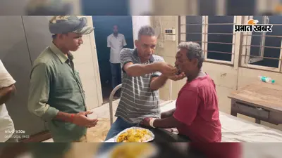 मानवता की मिसाल : अस्पताल उपाधीक्षक ने मानसिक रोगी को दिया सहारा, खुद कर रहे हैं देखभाल