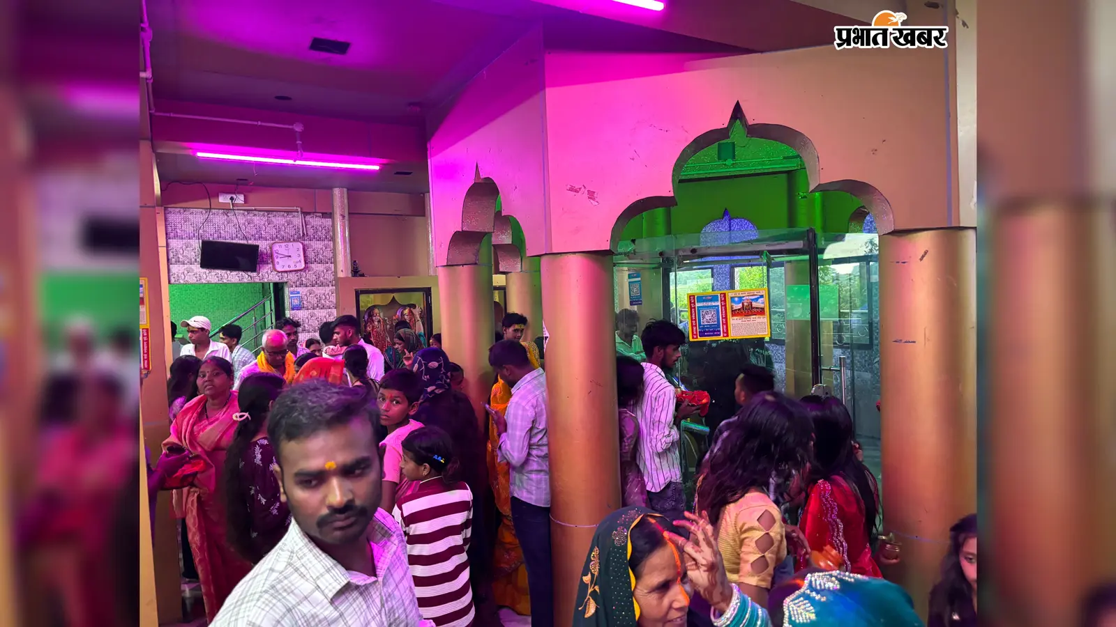 कालीकलेश्वर मंदिर बखोरापुर में पूजा अर्चना करते श्रद्धालु | Prabhat Khabar Network कालीकलेश्वर मंदिर बखोरापुर में पूजा अर्चना करते श्रद्धालु | Prabhat Khabar Network