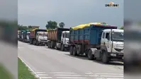 औरंगाबाद NH-19 पर सड़क किनारे खड़े ट्रक बन रहा एक्सीडेंट की वजह,  सुप्रीम कोर्ट के आदेश भी बेअसर, प्रशासन पर उठे सवाल