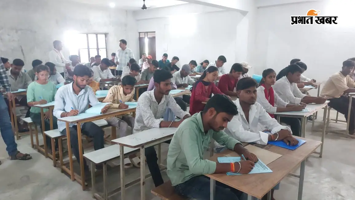 फोटो -सुनैना पॉलिटेक्निक कॉलेज में परीक्षा देते छात्र छात्राएं | Prabhat Khabar Network फोटो -सुनैना पॉलिटेक्निक कॉलेज में परीक्षा देते छात्र छात्राएं | Prabhat Khabar Network