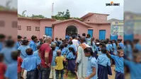 बथनाहा स्कूल में शिक्षक नहीं पहुंचे, आक्रोशित ग्रामीणों ने BRC का किया घेराव