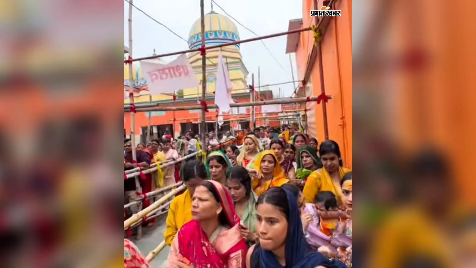 लाइन में लगे श्रद्धालु बंगरे मोड़ पर जाम में फंसे राहगीर | Prabhat Khabar Network लाइन में लगे श्रद्धालु बंगरे मोड़ पर जाम में फंसे राहगीर | Prabhat Khabar Network
