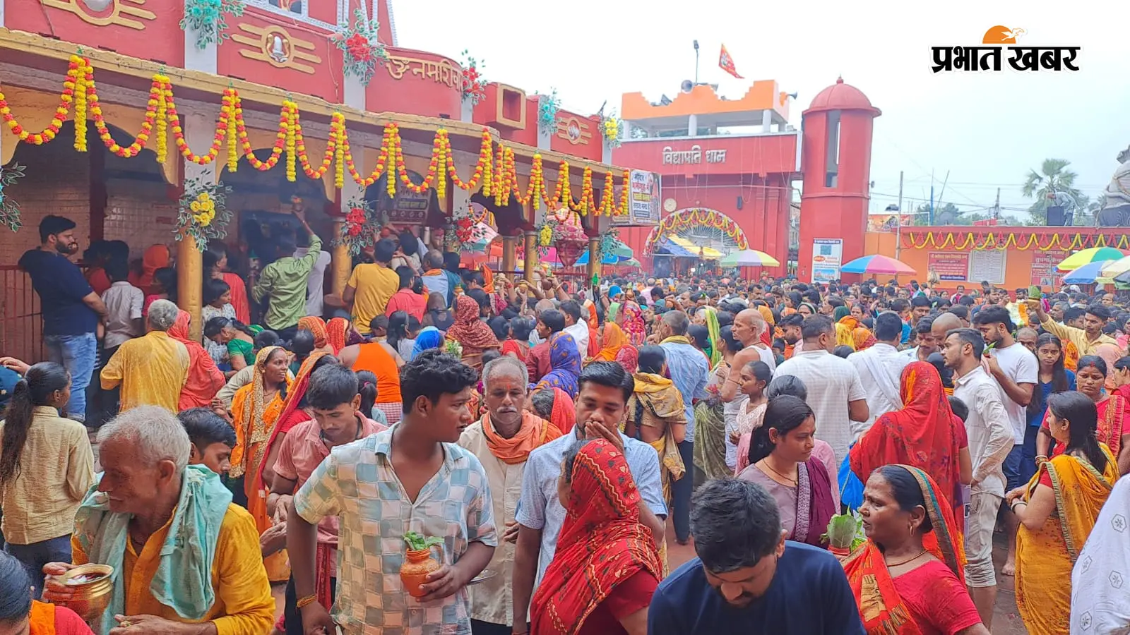 पहली सोमवारी पर उगना महादेव मंदिर में उमड़ा आस्था का सैलाब, भीड़ के बीच चेन स्नेचिंग की घटनाएं