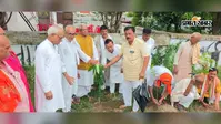 सारण: पूर्व मंत्री मिथिलेश कुमार सिंह की पांचवीं पुण्यतिथि पर 201 पौधों का रोपण, श्रद्धांजलि सभा आयोजित