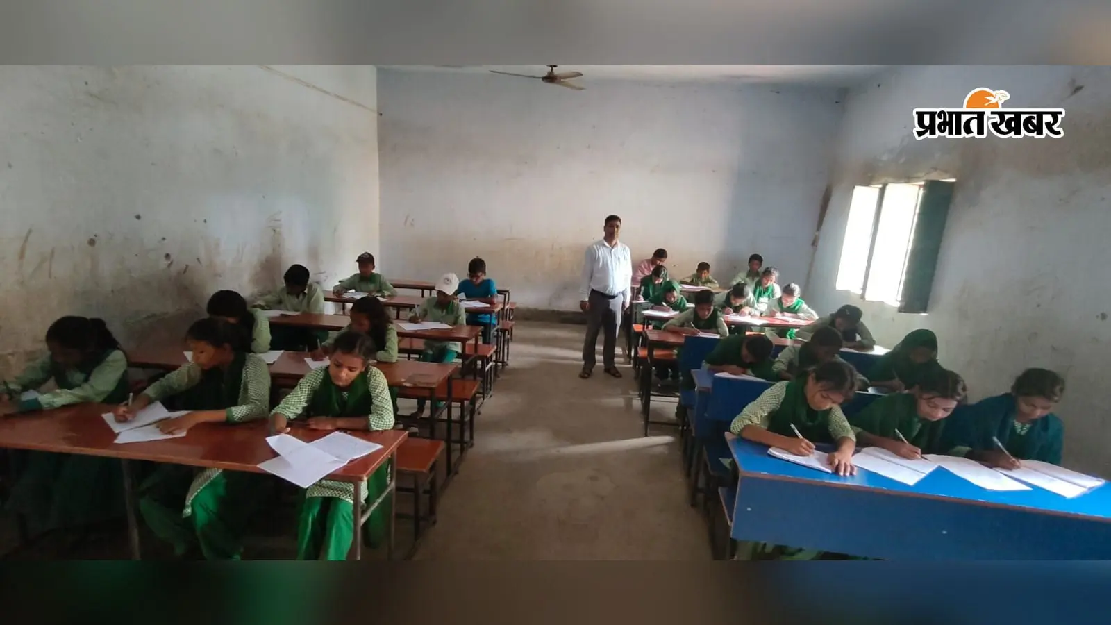 गडगी स्कूल में प्रोजेक्ट रेल मासिक टेस्ट शांतिपूर्ण संपन्न