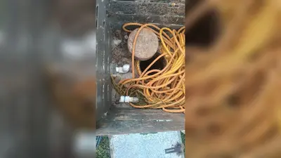 चंदवा में चोरों का आतंक, माओवादी कमांडर रविंद्र गंझू के घर समेत स्कूल में चोरी