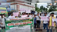 पेपर लीक के खिलाफ सिमडेगा में छात्रों का हल्लाबोल, सीबीआई जांच की मांग को लेकर सड़क पर उतरे युवा