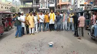 पटना बांकीपुर उपचुनाव में जीत के बाद कैमूर में जनसुराज कार्यकर्ताओं का जश्न, गुलाल उड़ाकर बांटी मिठाइयां