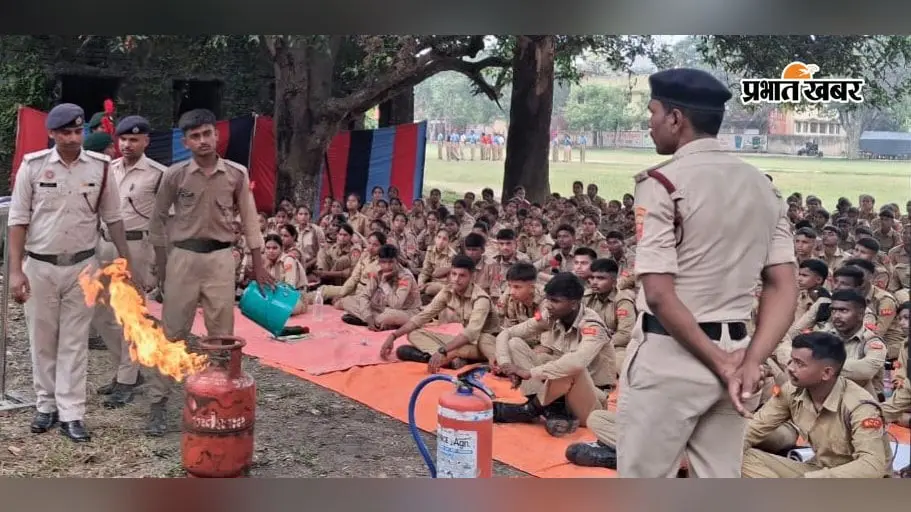 सुरसंड एनसीसी शिविर में फायर मॉक ड्रिल, कैडेट्स को आग से बचाव की दी जानकारी