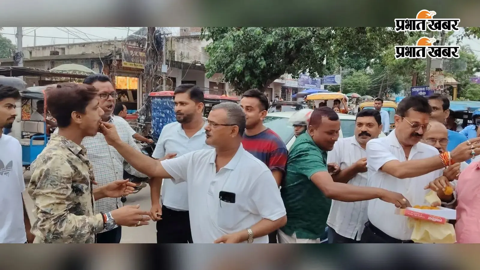 मध्यप्रदेश के दतिया विधानसभा उपचुनाव में कांग्रेस की प्रचंड जीत पर मनाया जश्न