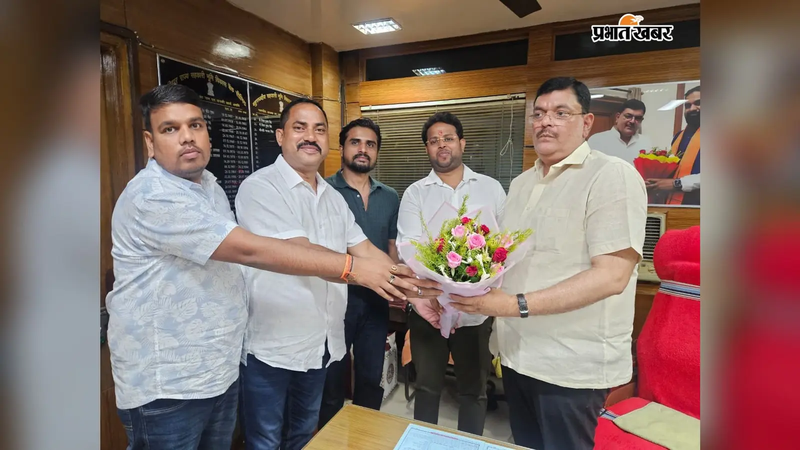 MLC विजय कुमार सिंह के NCHF अध्यक्ष पुनः मनोनीत होने पर समाजसेवियों ने पटना में किया सम्मानित
