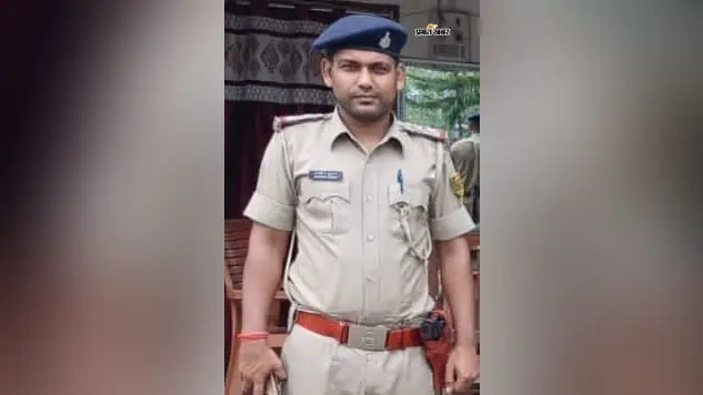 ट्रकों से अवैध वसूली के वायरल वीडियो पर बड़ी कार्रवाई, बाईपास थाना प्रभारी चनवीर यादव निलंबित