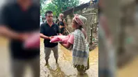 असम के बाढ़ पीड़ितों की औरंगाबाद के समाजसेवी ने बढ़ाई हिम्मत, राहत सामग्री लेकर पहुंचे शिवसागर