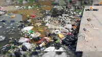 बारिश होते ही शहर की सड़कों पर जमा पानी में तैरने लगा 600 टन कचरा