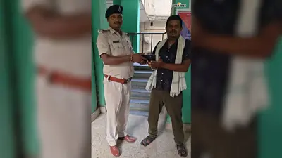 नालंदा पुलिस का ऑपरेशन मुस्कान, गिरियक पुलिस ने बरामद मोबाइल मालिक को लौटाया