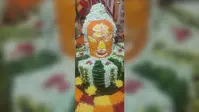 नवादा का गोवर्धन मंदिर श्रद्धालुओं के आकर्षण का केंद्र, सावन में उमड़ रही भक्तों की भीड़