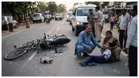 साइकिल से जा रहे पिता-पुत्र को बाइक ने मारी टक्कर, अस्पताल में मासूम ने तोड़ा दम
