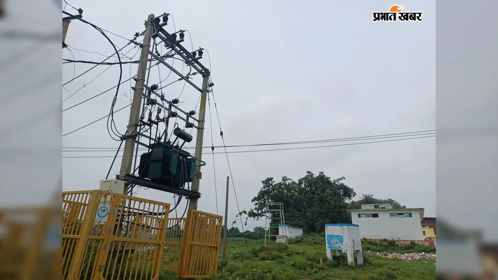 ट्रांसफार्मर खराब होने से गज्जर गांव की बिजली ठप, 300 परिवार प्रभावित, ग्रामीणों ने की उच्च क्षमता ट्रांसफार्मर की मांग