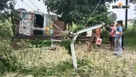 गोपालगंज के उचकागांव में ट्रक की टक्कर से 11 केवी बिजली पोल क्षतिग्रस्त, चालक पर FIR दर्ज