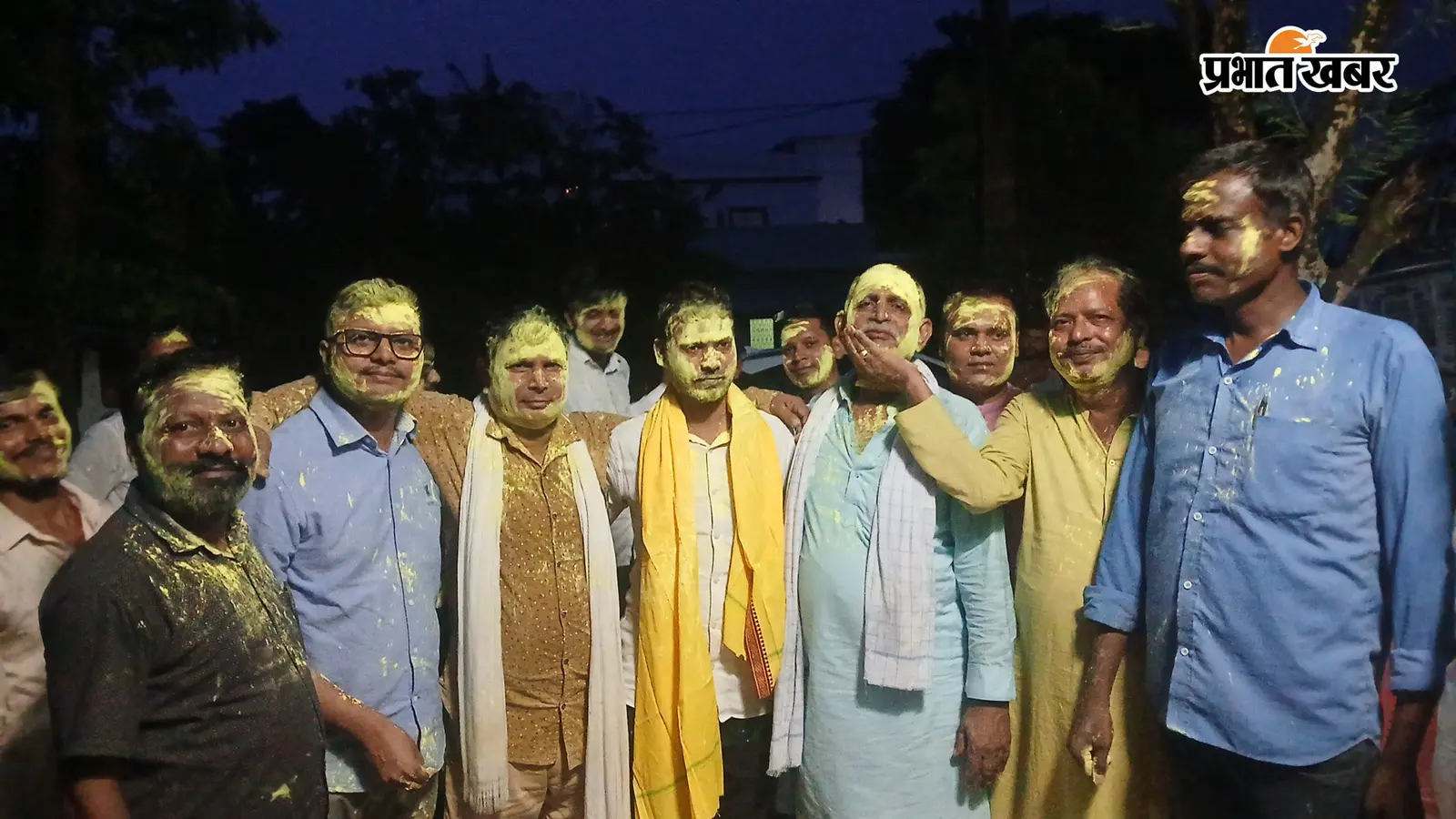 बेगूसराय: बांकीपुर उपचुनाव में प्रशांत किशोर की जीत पर खोदावंदपुर में जश्न