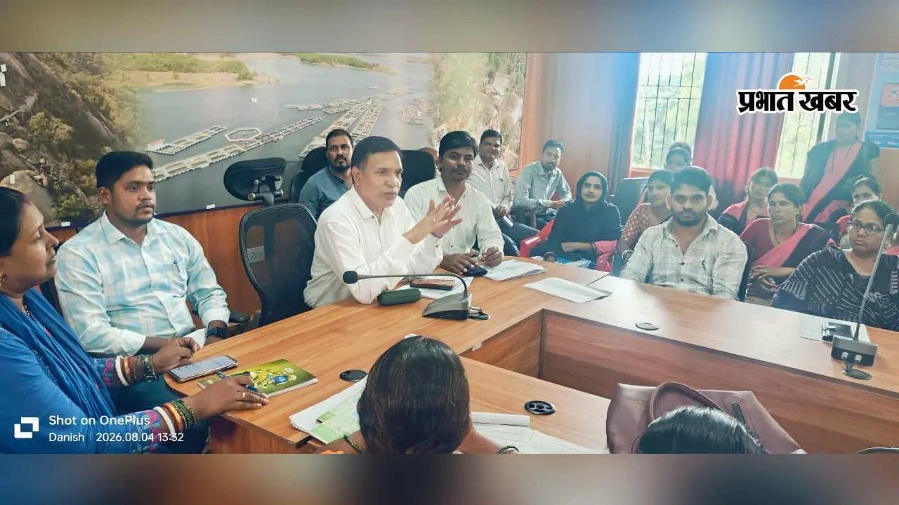 मरकच्चो में SIR अभियान की समीक्षा, बीएलओ के कार्यों की हुई जांच