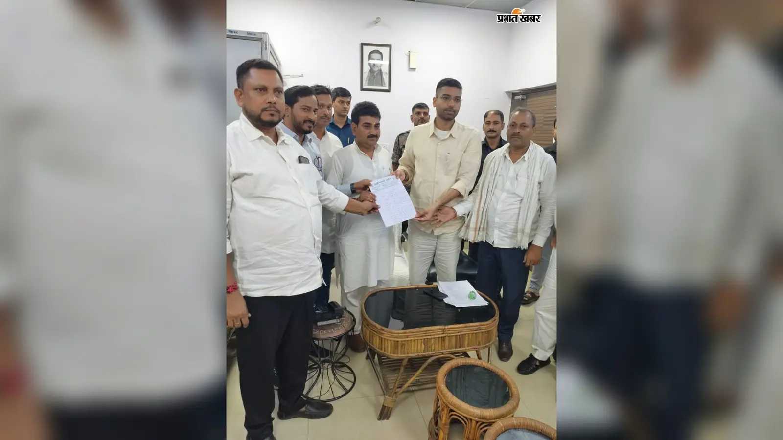 अरवल: कलेर की जनसमस्याओं को लेकर पंचायती राज मंत्री से मिला मुखिया संघ, सौंपा मांगों का ज्ञापन