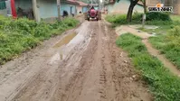 पहली ही बारिश में बह गई सड़क, जलजमाव से ग्रामीण परेशान, बच्चों की सुरक्षा पर सवाल