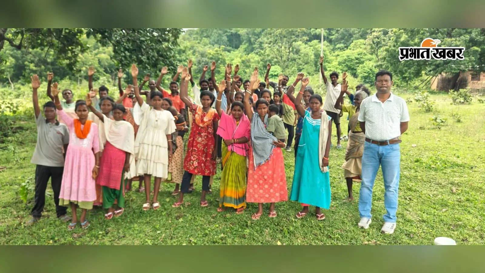 न्यूनतम मजदूरी नहीं मिलने पर वन विभाग के खिलाफ मजदूरों ने किया प्रदर्शन