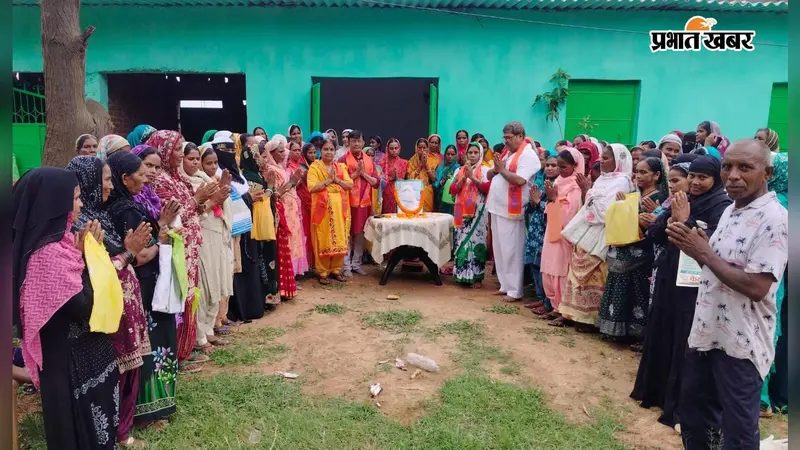 शिबू सोरेन की पुण्यतिथि पर इंटक और महिला कांग्रेस ने किया पौधरोपण