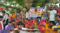 बगहा: नगर परिषद कार्यालय पर सफाई कर्मियों का धरना, वर्दी और बीमा की भी उठाई मांग