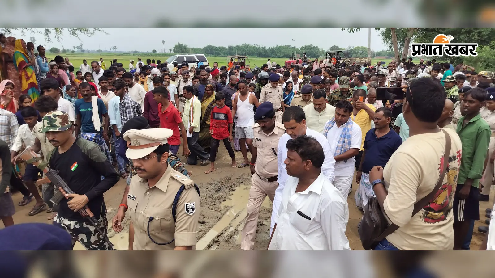 कैमूर में युवक की सर कटी लाश मिलने के बाद अखिनी गांव में तनाव, SP ने संभाला मोर्चा, पुलिस पर दुर्व्यवहार का भी आरोप
