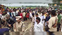 कैमूर में युवक की सर कटी लाश मिलने के बाद अखिनी गांव में तनाव, SP ने संभाला मोर्चा, पुलिस पर दुर्व्यवहार का भी आरोप