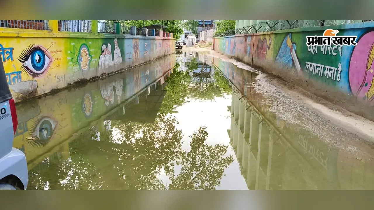 भभुआ सदर अस्पताल की बदहाल तस्वीर, जलजमाव और कीचड़ से मरीजों की बढ़ी परेशानी