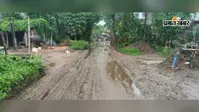 पथरा उत्तर पंचायत की ग्रामीण सड़क बनी दलदल, जलजमाव से स्कूली बच्चों और ग्रामीणों की बढ़ी परेशानी