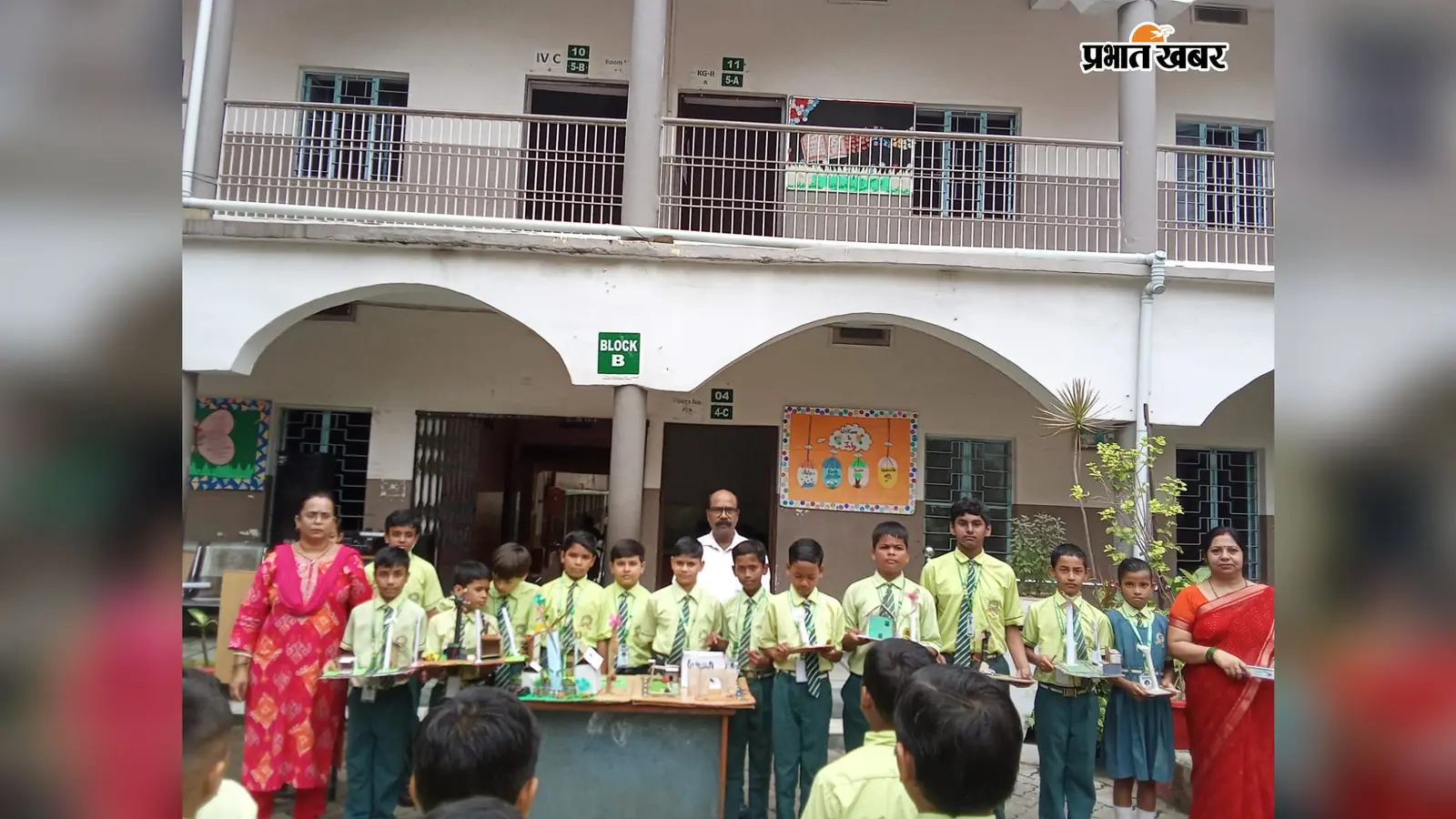 सेक्रेड हार्ट स्कूल में विद्यार्थियों ने विंडमिल मॉडल और रोल प्ले से दिखाई प्रतिभा