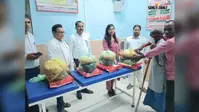 गोपालगंज के फुलवरिया में अधिकारियों ने चार टीबी मरीजों को लिया गोद, निक्षय मित्र बनकर दिया फूड बास्केट