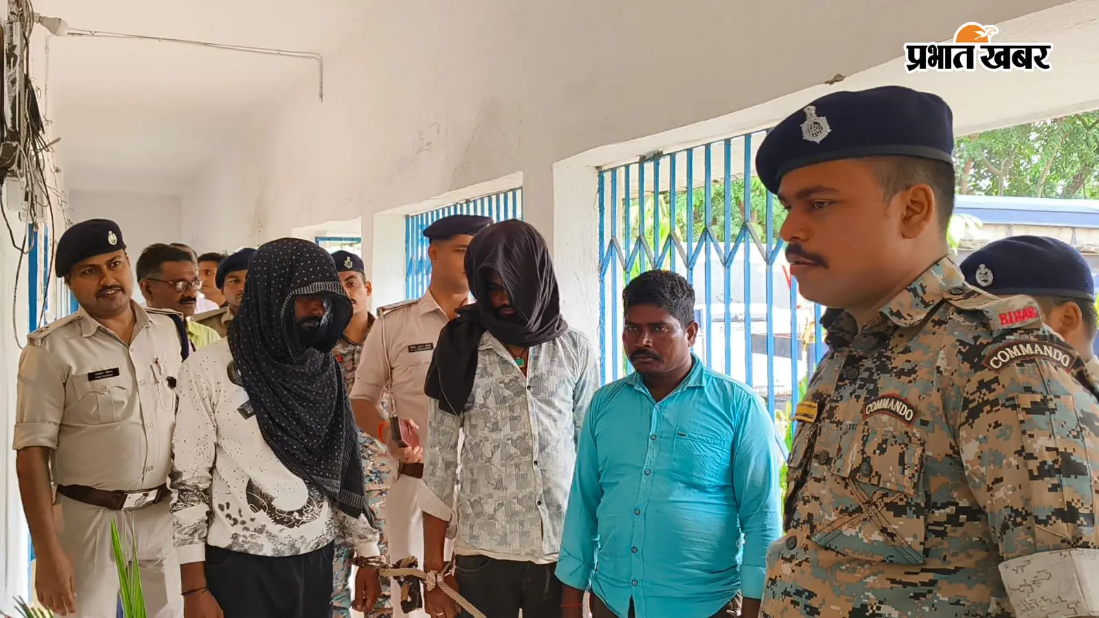 शेखपुरा फर्जी महिला प्रोफाइल और प्लेबॉय जॉब के नाम पर ठगी करने वाले 8 साइबर ठग गिरफ्तार, 4 नाबालिग भी शामिल