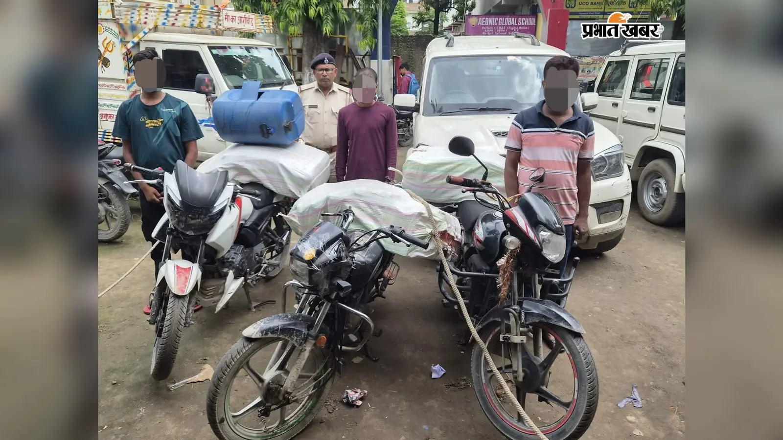 सीवान में 255.9 लीटर अवैध शराब के साथ तीन तस्कर गिरफ्तार, तीन बाइक और मोबाइल जब्त