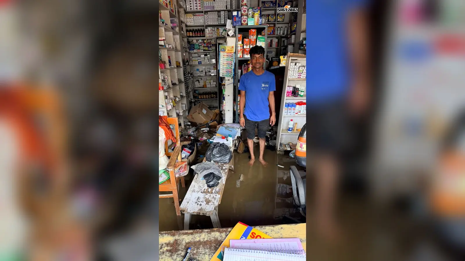बारिश ने खोली नगर परिषद की तैयारी की पोल, बाजार की दुकानों में घुसा पानी