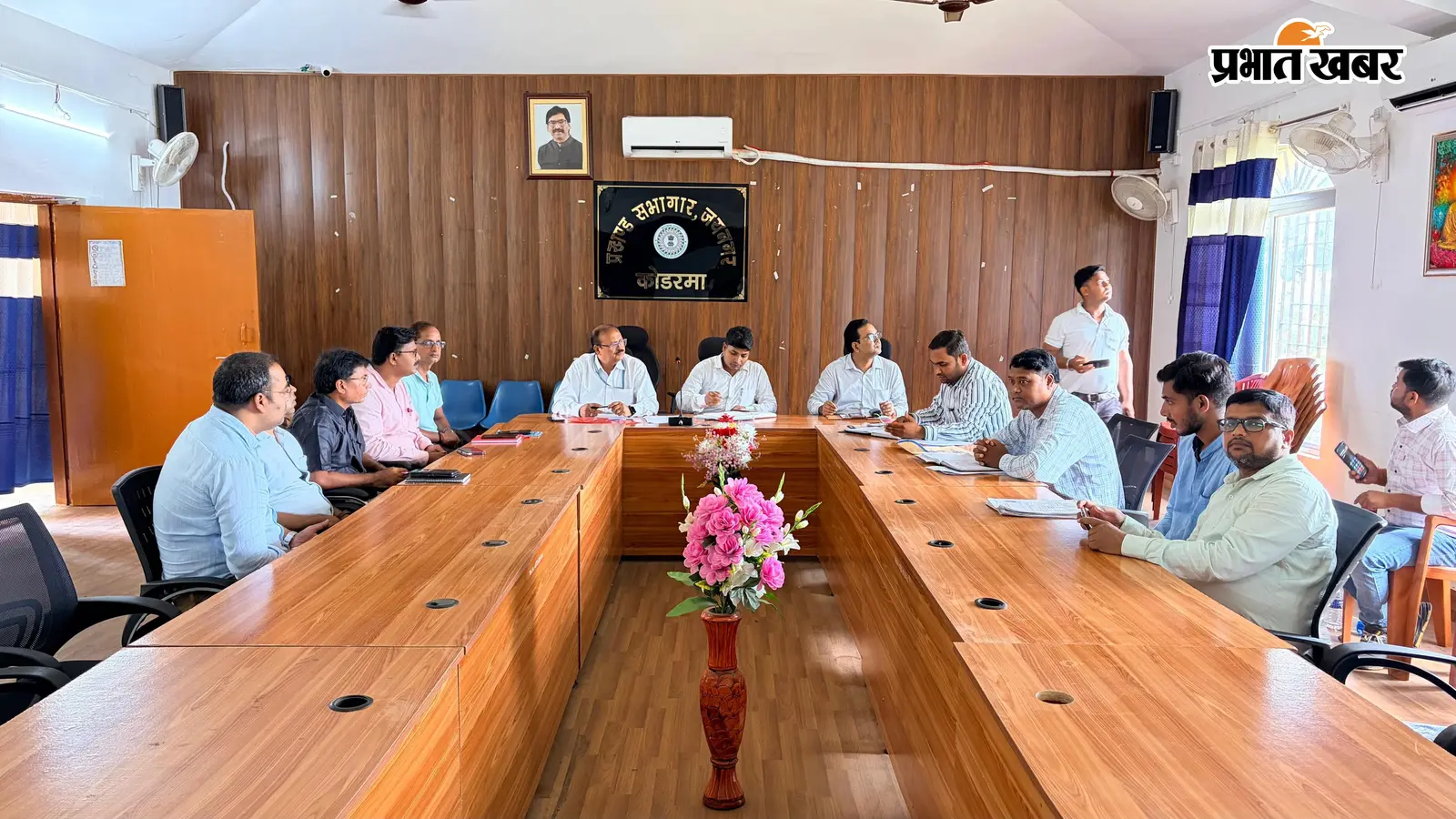 बैंकर्स समिति की बैठक में योजनाओं के लंबित आवेदनों के निष्पादन का निर्देश