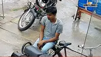 बखरी बाजार में दिनदहाड़े साइकिल चोरी, CCTV में कैद हुई वारदात