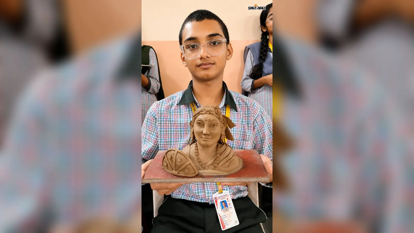मिट्टी से विद्यार्थियों ने गढ़ी कल्पना, मूर्ति कला में दिखी रचनात्मक प्रतिभा