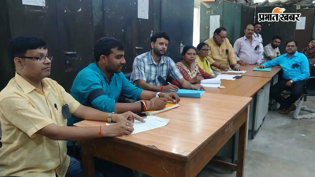 गया जी: नये प्रस्तावित अधिनियम के खिलाफ मगध विश्वविद्यालय में शिक्षक व कर्मचारियों का फूटा गुस्सा, काला बिल्ला लगाकर किया काम